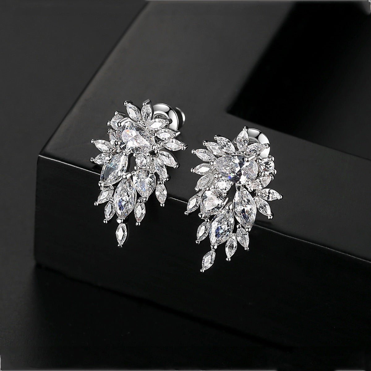 Jinse Zircon Bride Earrings, Real Gold Electroplated, Fashionable and Elegant Banquet, European and American Style Earrings, Elegant Female Earrings